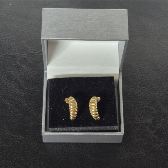 18k GP Hypoallergenic Croissant Earrings - Picture 2 of 2